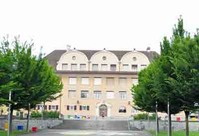Schulhaus Kirchbühl 1