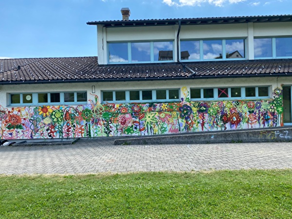 Graffiti-Wand an der ehemaligen Turnhalle