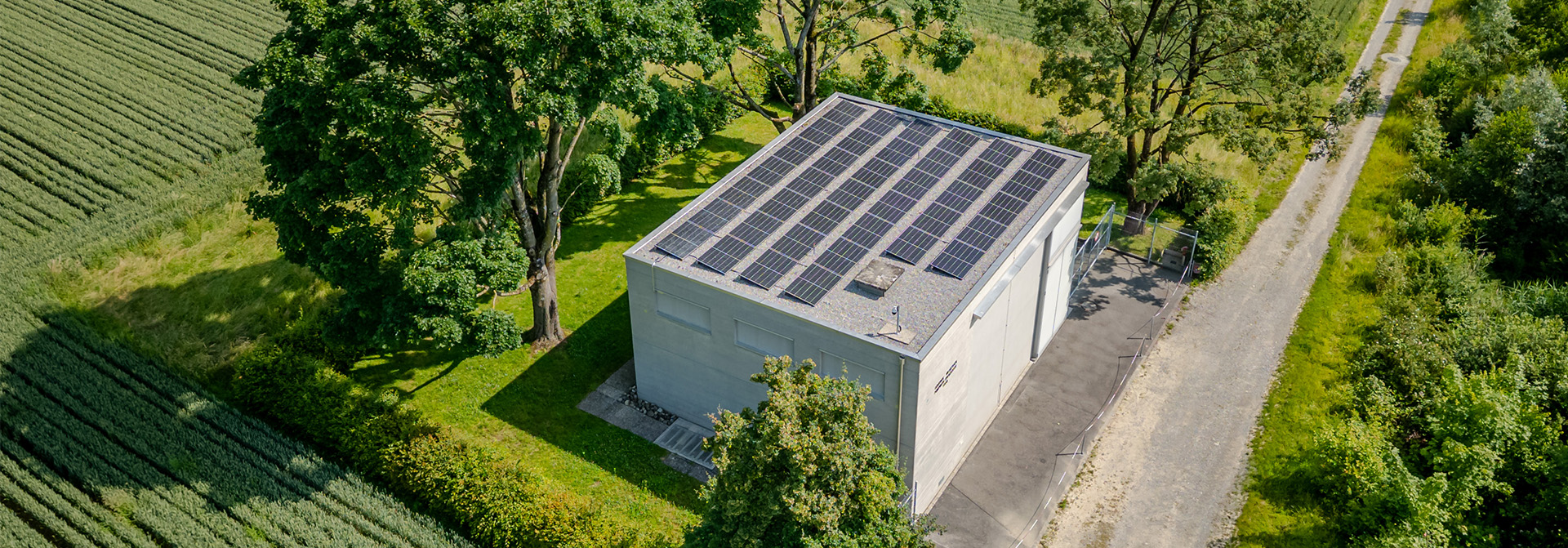 Vogelperspektive der Photovoltaikanlage Kreuzester in Villmergen