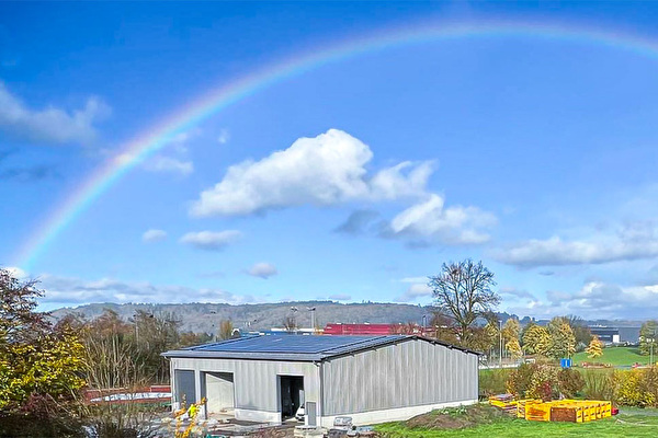 Vogelperspektive der neuen Heizzentrale beim Tennisplatz in Villmergen, Baustelle
