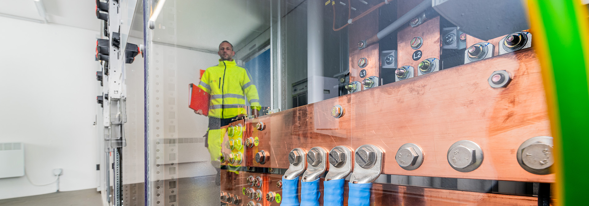 Bild einer Arbeitssituation des Netz-Teams Stromversorgung