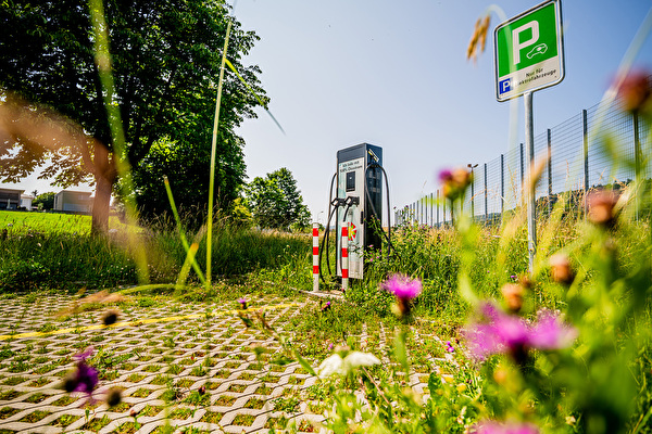 Bild Ladestation für Elektrofahrzeuge bei der Sportanlage Badmatte  in Villmergen
