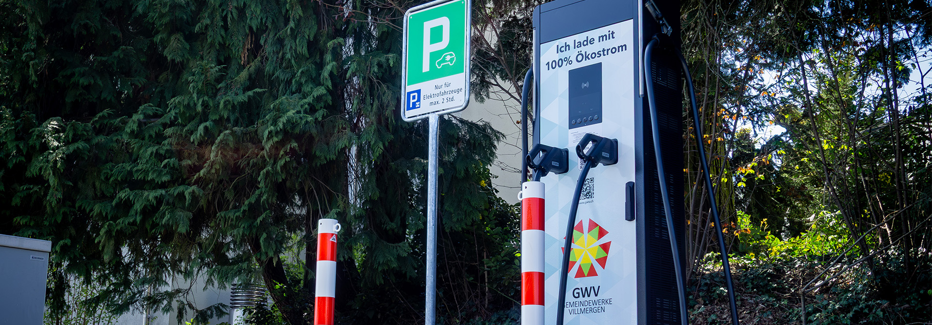 Bild Ladestation für Elektrofahrzeuge am Bahnhof Ballygebiet bei Villmergen