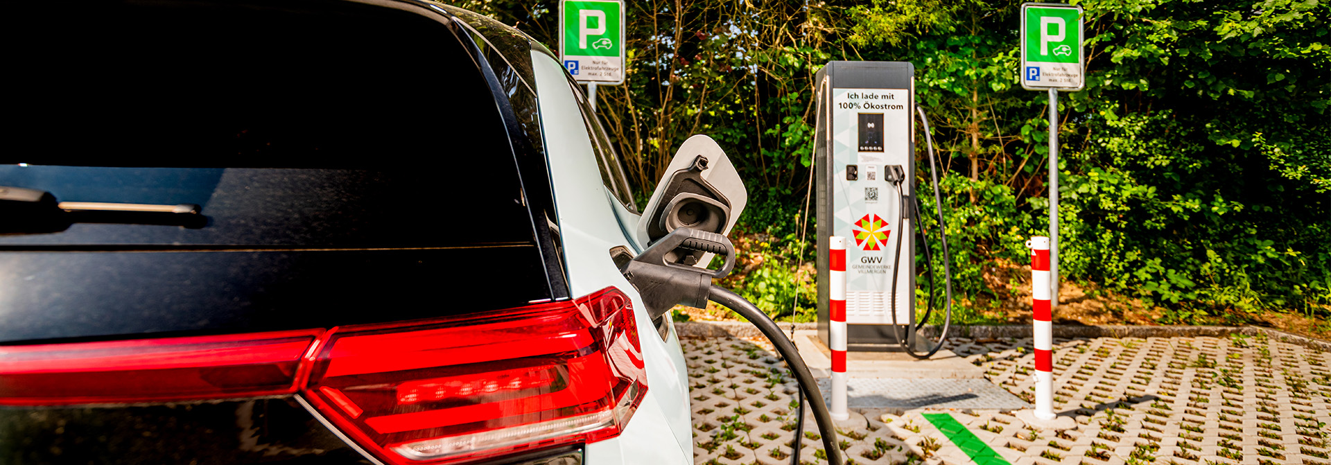 Bild Ladestation für Elektrofahrzeuge am Bahnhof Ballygebiet bei Villmergen