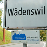 Ortsschild Wädenswil mit Energiestadt-Logo