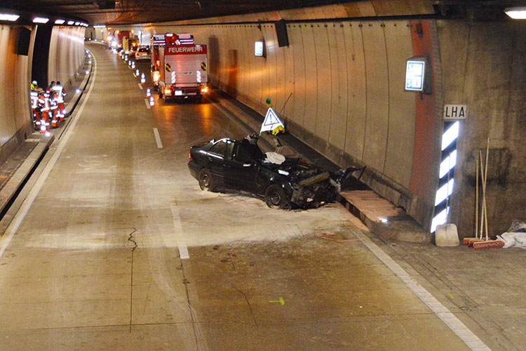 Im Seelisbergtunnel hat sich ein Selbstunfall mit Todesfolge ereignet.