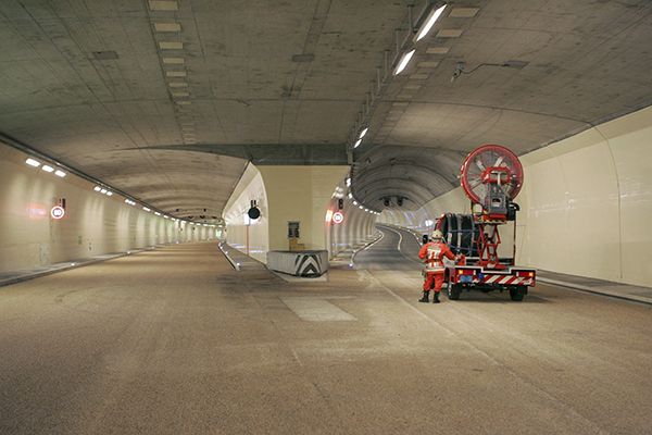 Der Mobile Grossventilator im Kirchenwaldtunnel A2