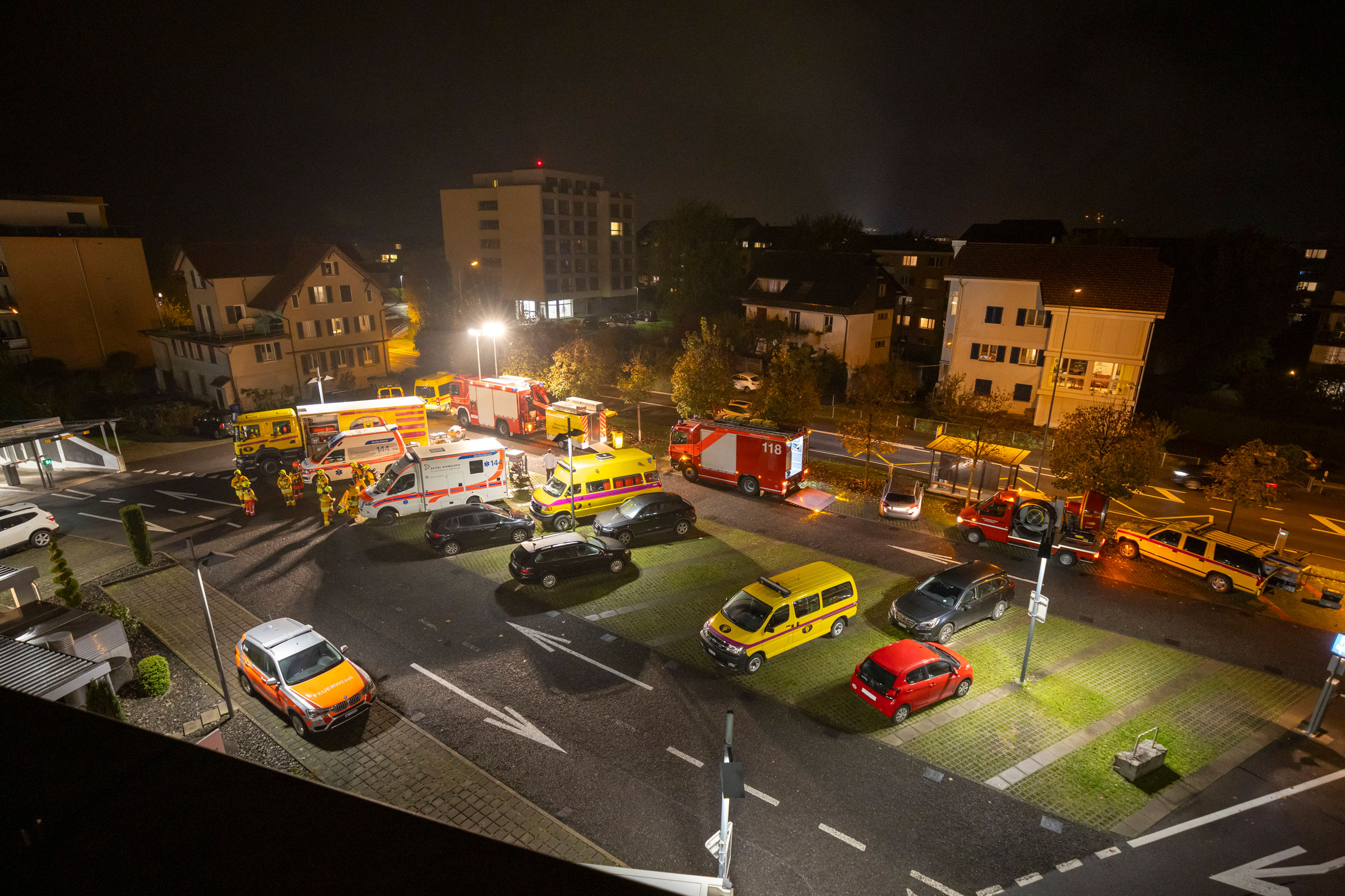 Inzwischen sind die Chemiewehrspezialisten aus Uri eingetroffen …