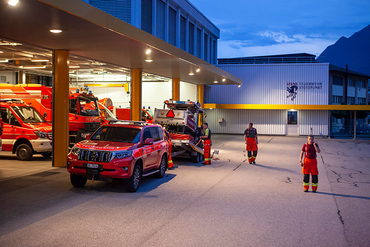 Beim Trogmattwald in Oberdorf wird ein Waldbrand gemeldet. Die Stützpunktfeuerwehr bereitet sich vor und verschiebt Einsatzfahrzeuge nach Büren in einen Warteraum. Schliesslich ergeben Abklärungen, dass es sich um ein Höhenfeuer handelt, welches aber vorsichtshalber gelöscht wird.