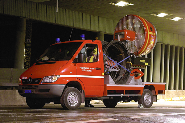 Der Mobile Grossventilator im Portal Hergiswil des Loppertunnels A8