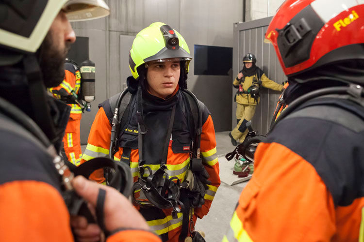 Übungsbeginn in der Anlage der International Fire Academy in Lungern.