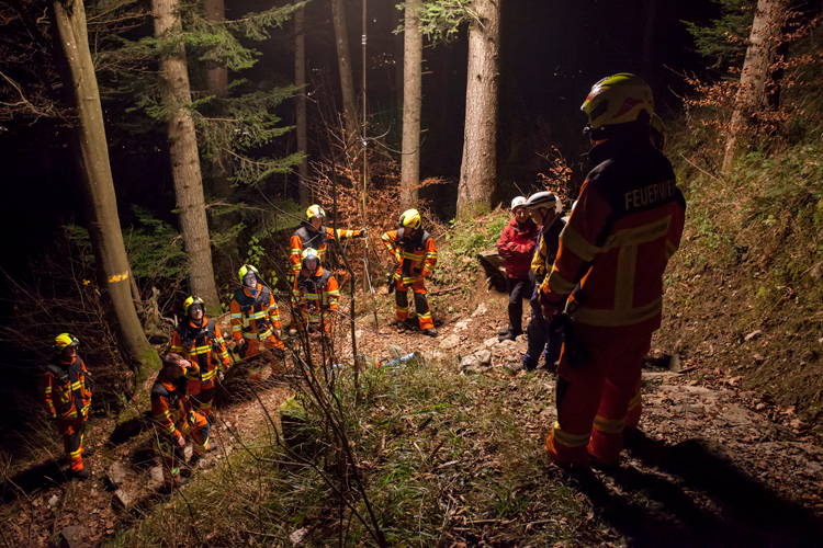 Gute Lichtverhältnisse dienen der Sicherheit entlang des Weges.