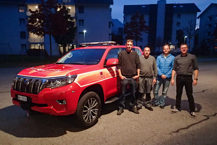 Das neue Zugfahrzeug Toyota trifft in Stans ein.
