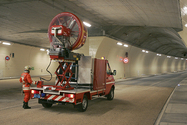 Der Mobile Grossventilator im Kirchenwaldtunnel A2