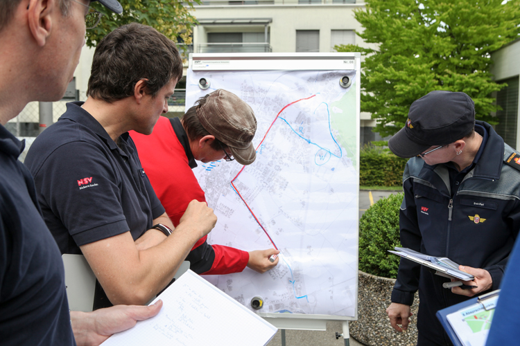 An einem kantonalen Kurs behandeln Einsatzleiter verschiedener Organisationen die Bewältigung grosser Ereignisse.