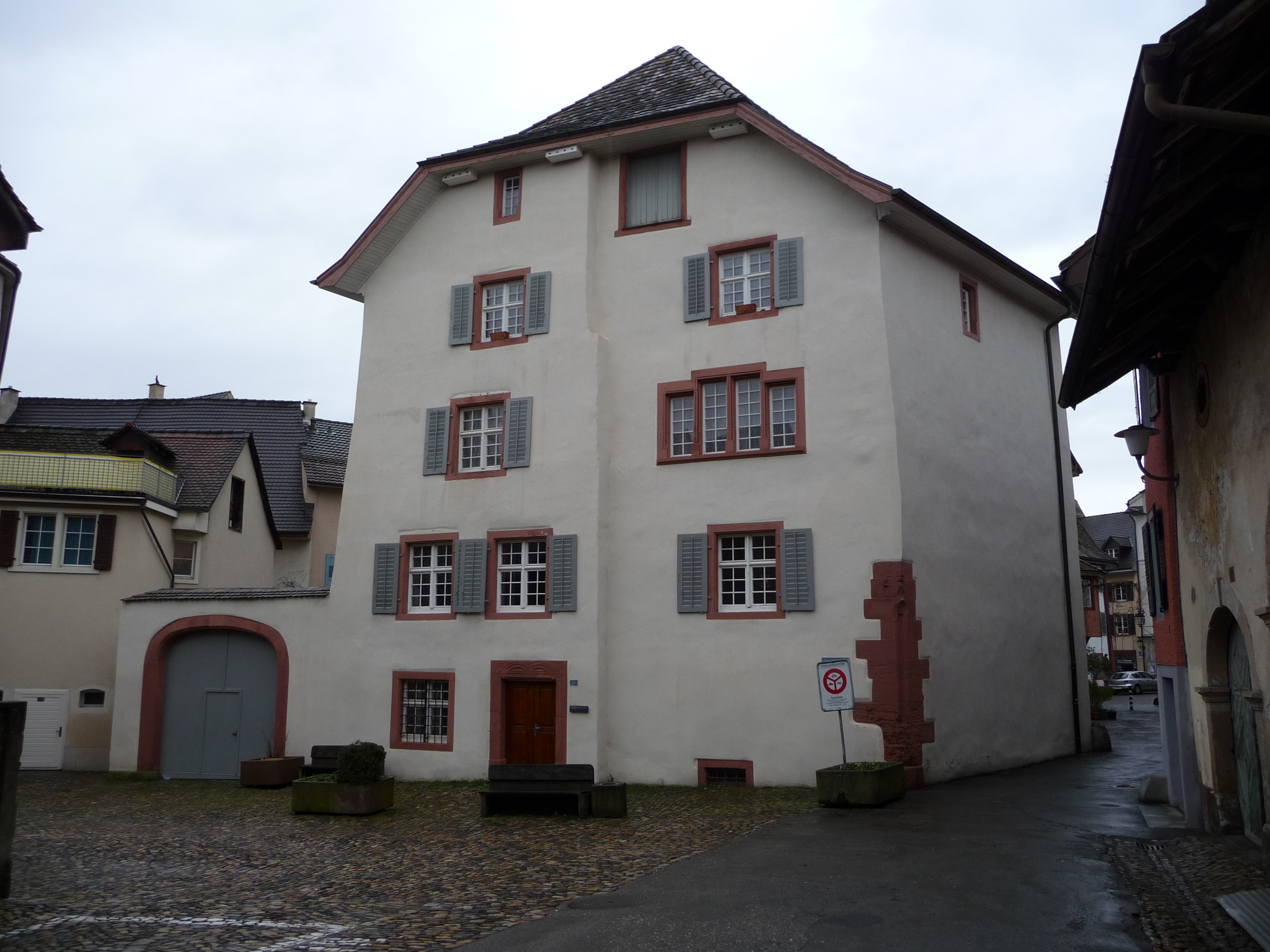 Mehrfamilienhaus
