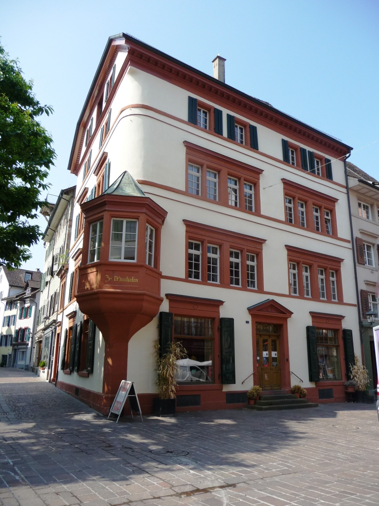 Mehrfamilienhaus / Restaurant