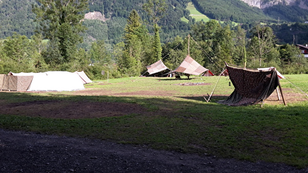 Zeltplatz Pfedli liegt am Waldrand