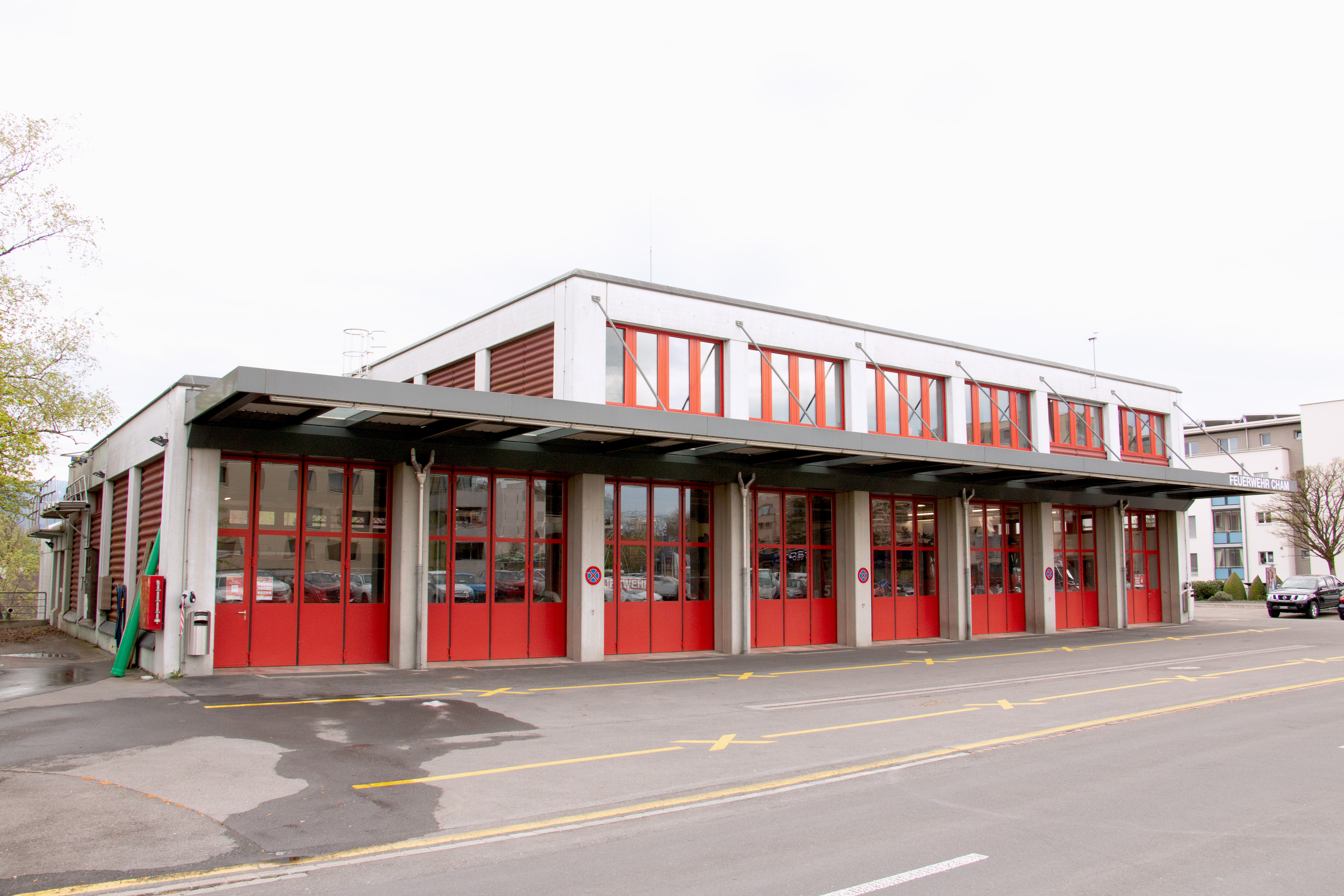 Ansicht des Feuerwehrgebäudes von der Obermühlestrasse her.