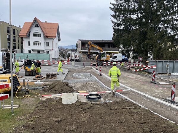 Die Arbeiten beim Chappelihof in Buttikon werden noch diese Woche abgeschlossen.