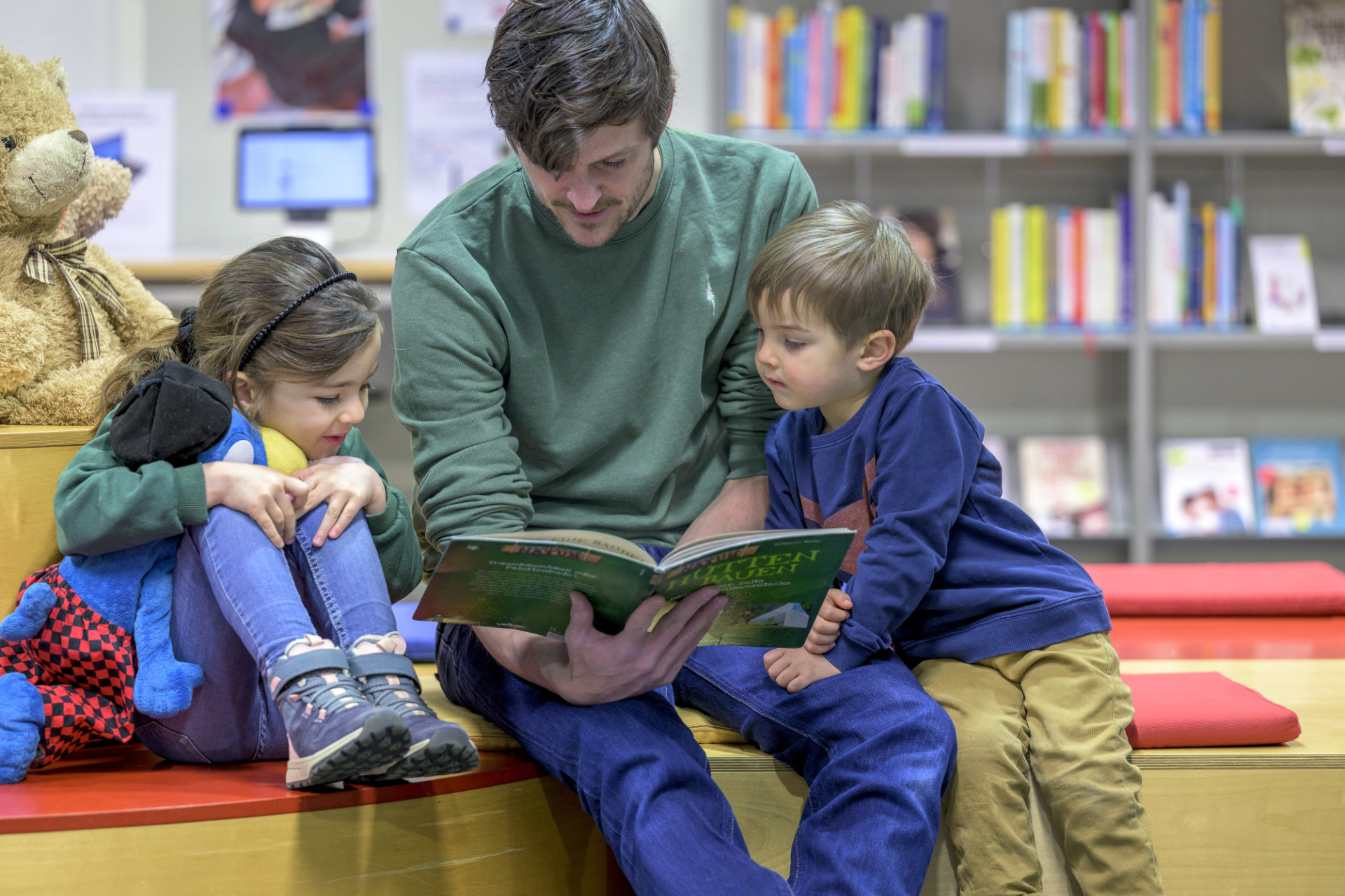 Vorlesen in der Kinderabteilung