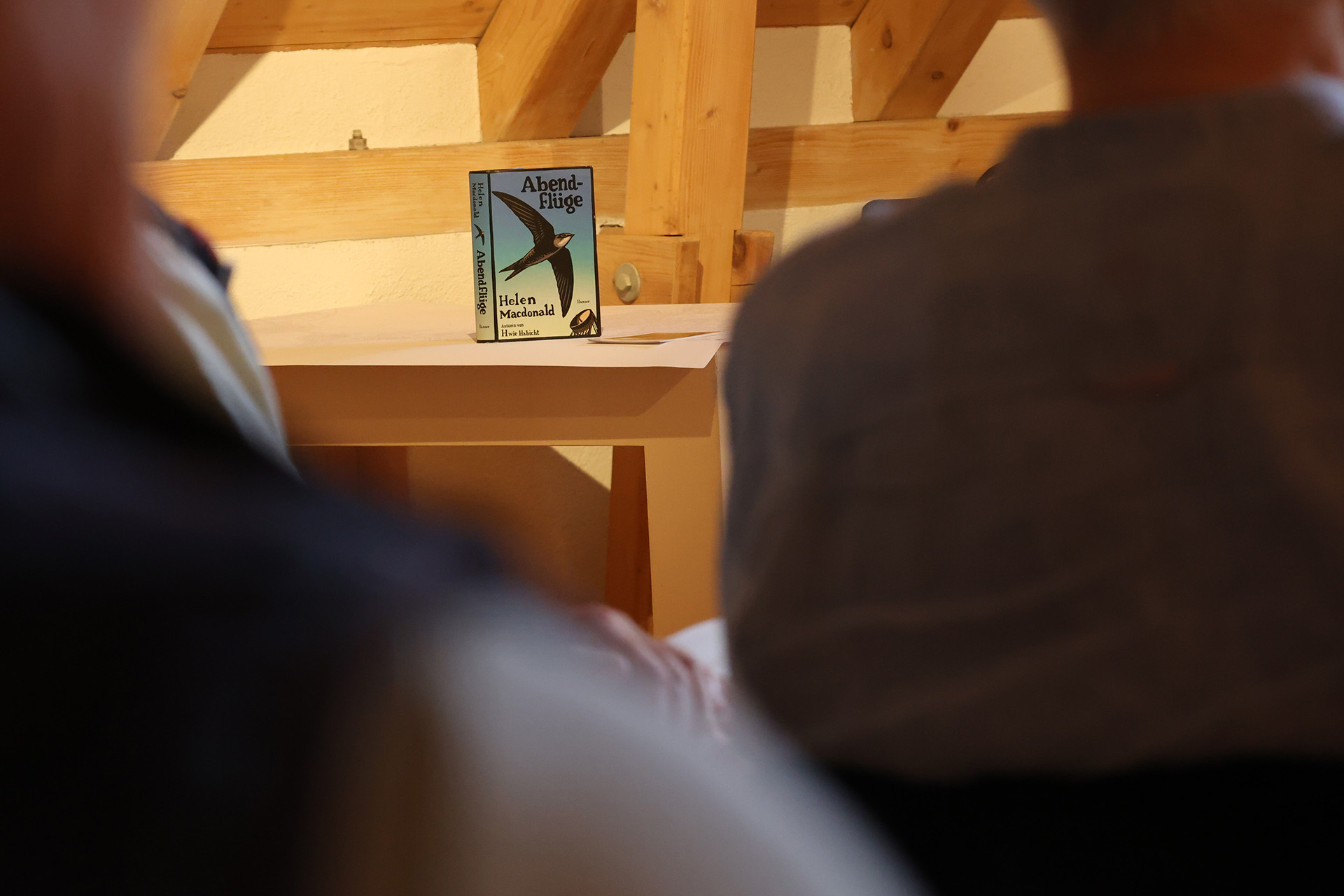 Lesung: «Abendflüge» von Helen Macdonald 
Mit Helmut Vogel, Schauspieler

