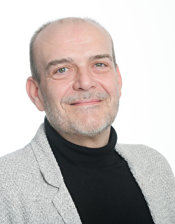 Portraitfoto von Sven Lorenz