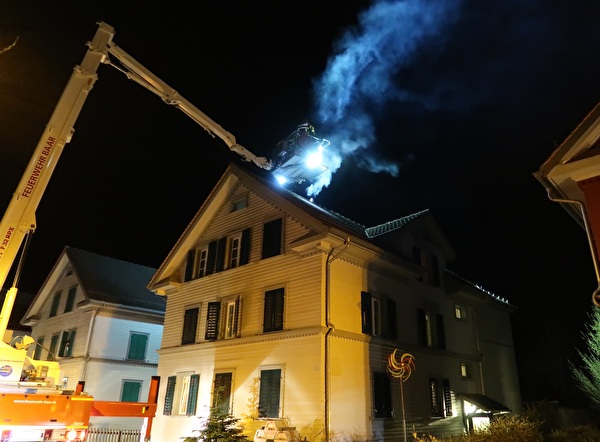 Kaminbrand Unterstützung mit Hubretter