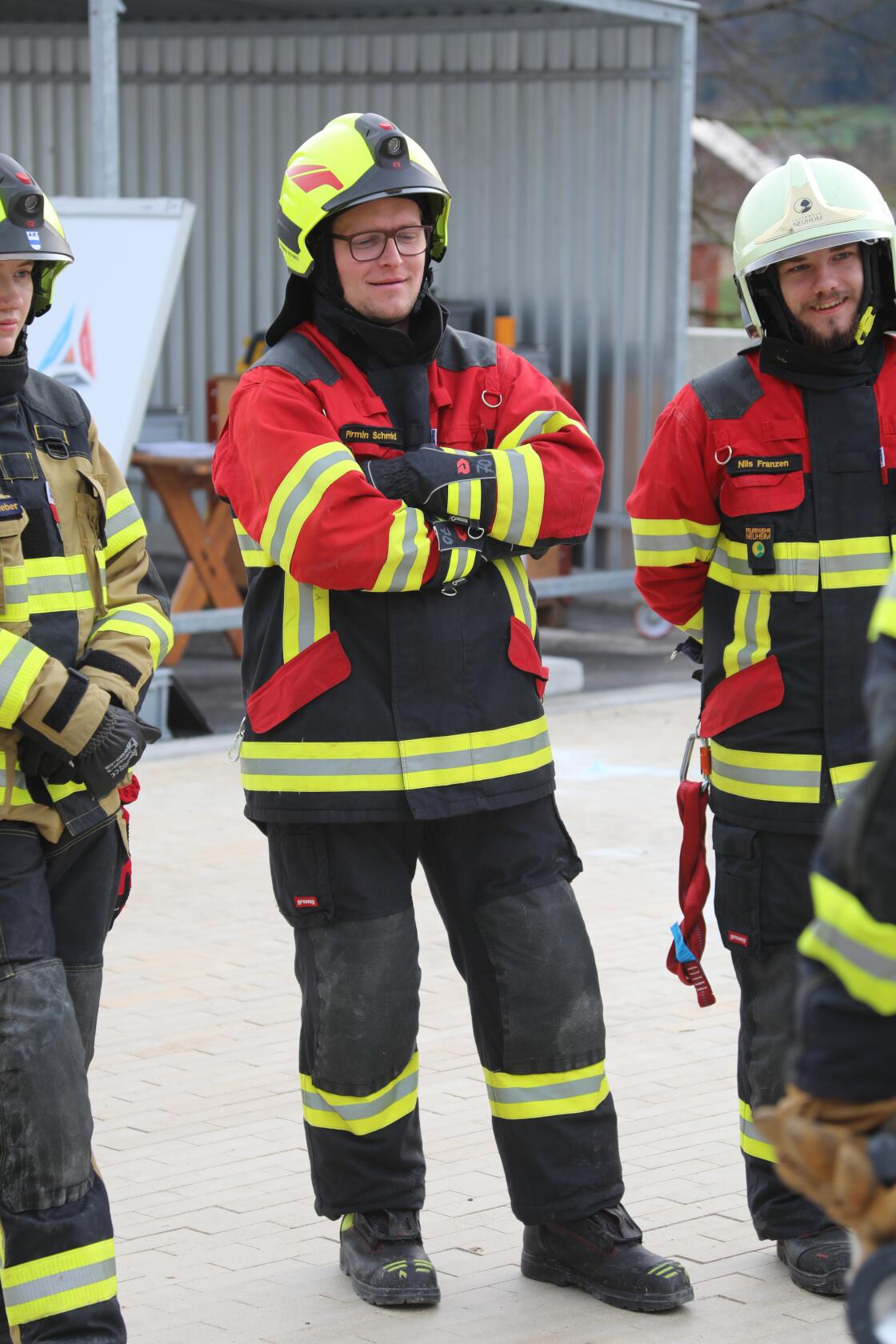 Pirmin hört gespannt zu