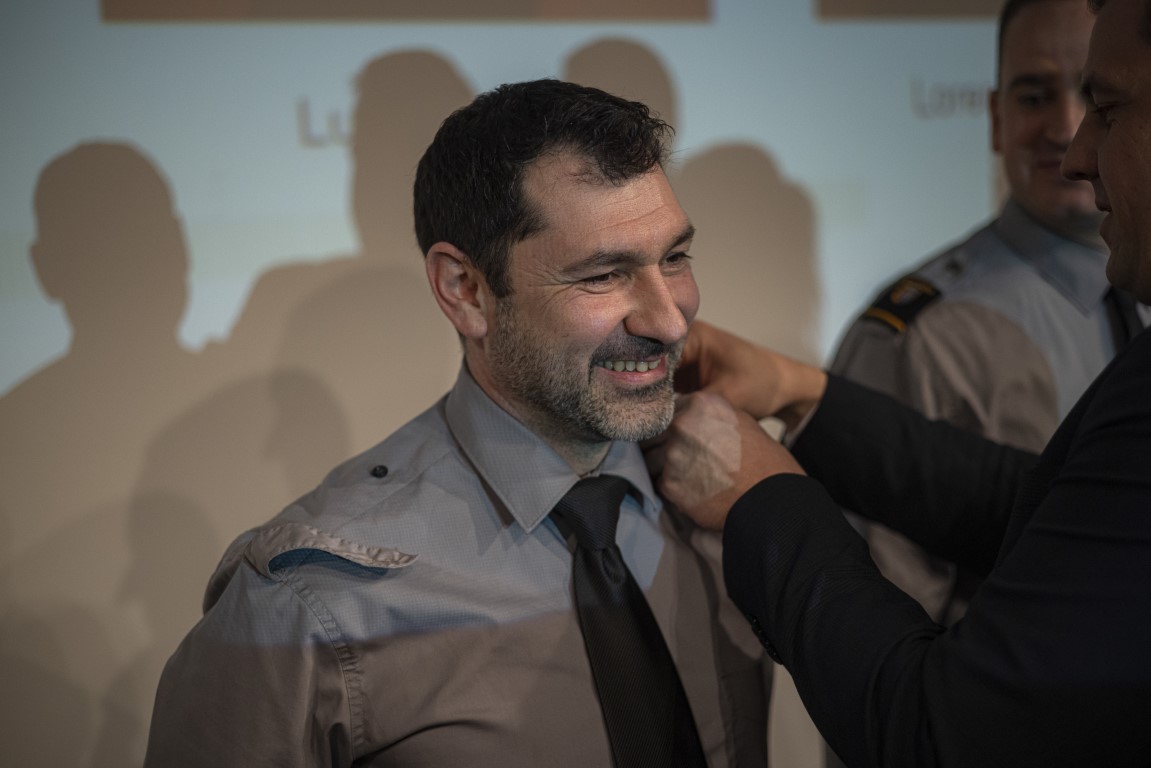 Luca wird zum Leutnant befördert