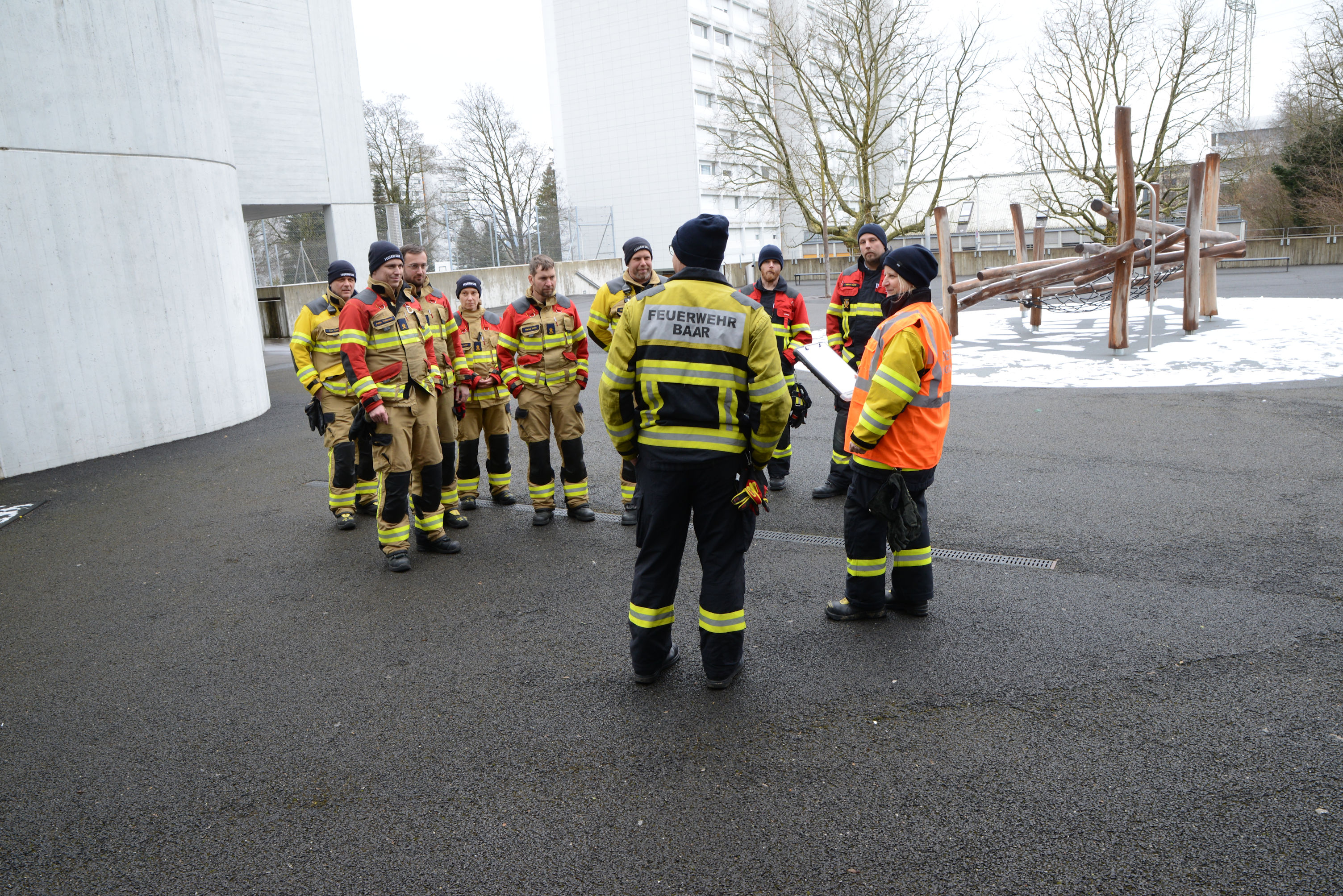 Motivierte Gruppe bei der Lektion Patientensammelstelle