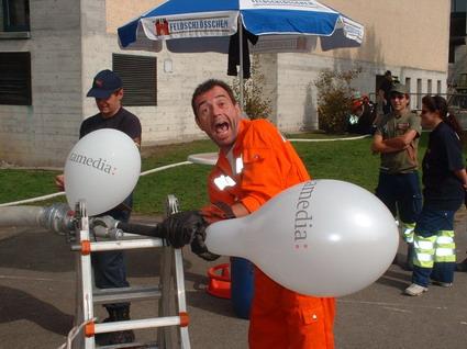 ...damit der Ballon zerplatzt.