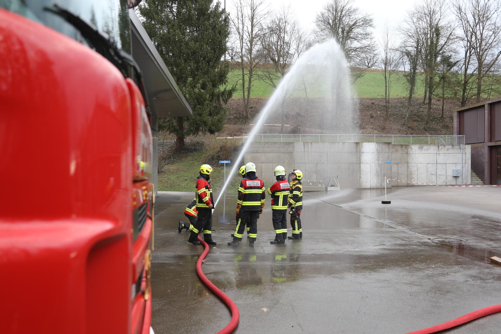 Wasserwerfer in Betrieb