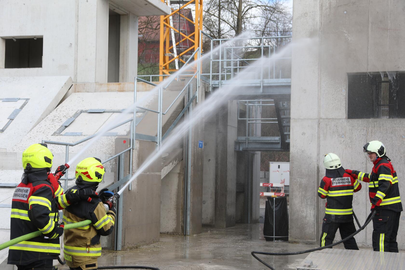 Halten zwischen den Gebäuden
