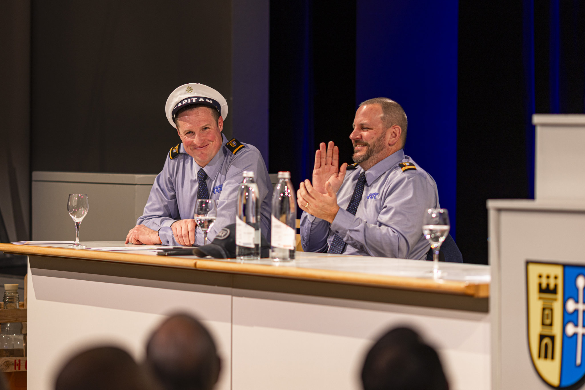 Christoph mit Kapitäns-Mütze