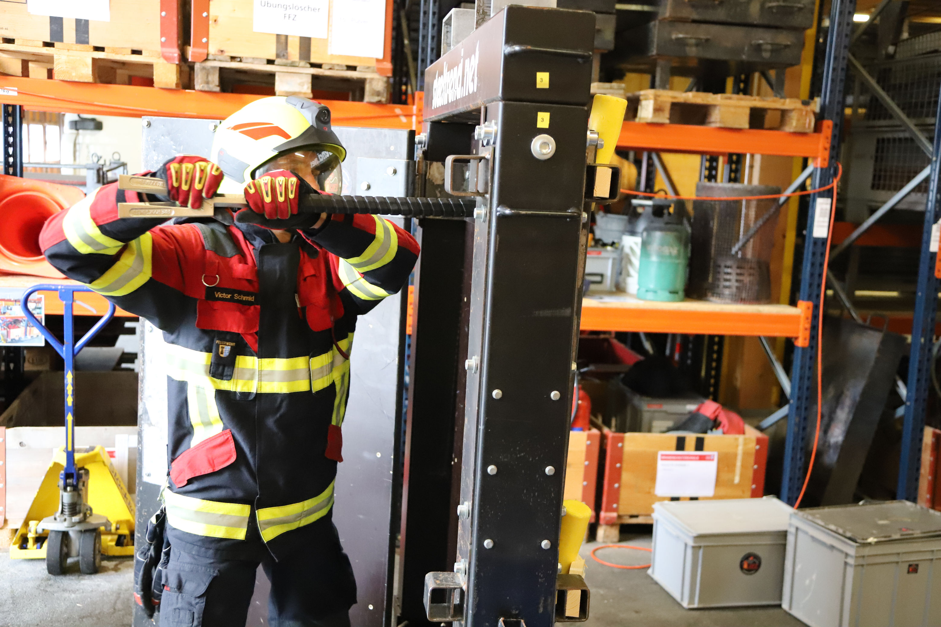 Erste Anwendung des Halligan-Tooles