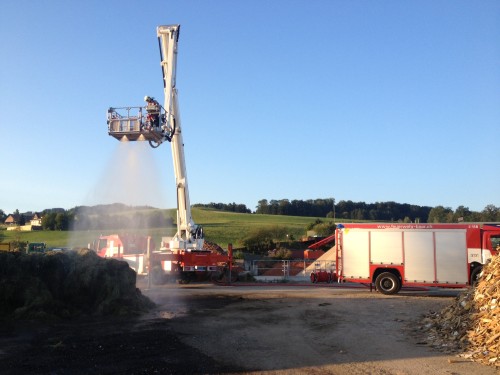 Brandgut wird gekühlt 