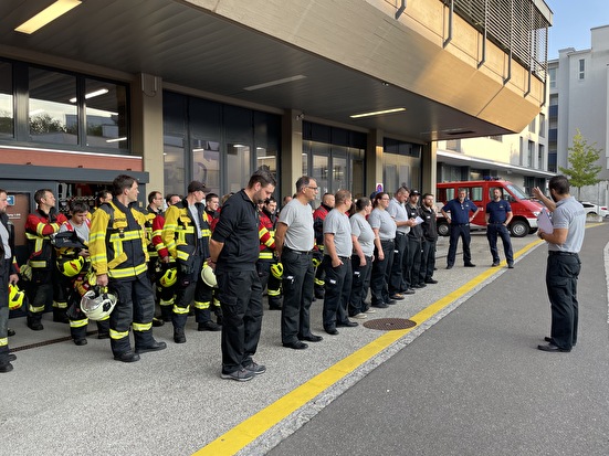 Antreten Kaderkurs Feuerwehr Baar