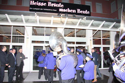 Einmarsch in den Gemeindesaal