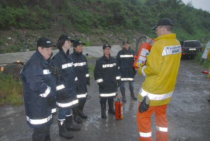 Markus erklärt den Feuerlöscher