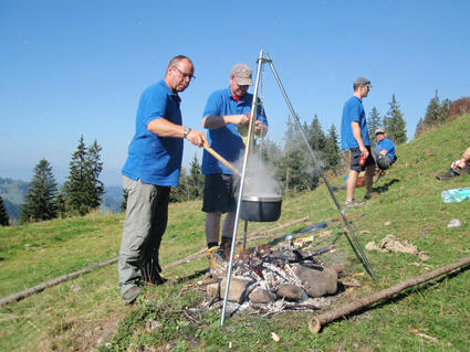 Dani kocht uns eine feine Suppe