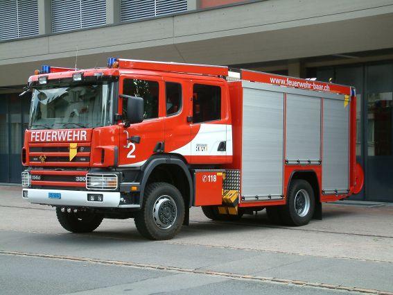 - Tanklöschfahrzeug 2

Marke/Typ: Scania P114 CB 
Anschaffungsjahr: 2004 
Fahrzeuglieferant: Tony Brändle AG, Sirnach 
Ausbau: Tony Brändle AG, Sirnach 
Funkruf: Barro 2 
Preis: CHF 596'000.-- 
