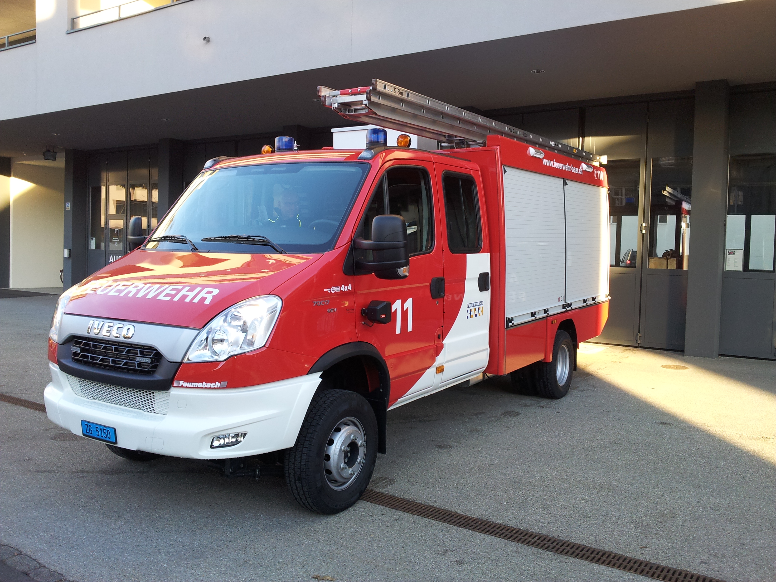 - Ersteinsatzfahrzeug Löschzug Allenwinden

Marke/Typ: Iveco Daily 70C 17AD EEV 4x4 
Anschaffungsjahr: 2013 
Fahrzeuglieferant: Feumotech AG, Recherswil / Kofler
Funkruf:  Barro 11 
Preis: CHF 263'000.-- 
