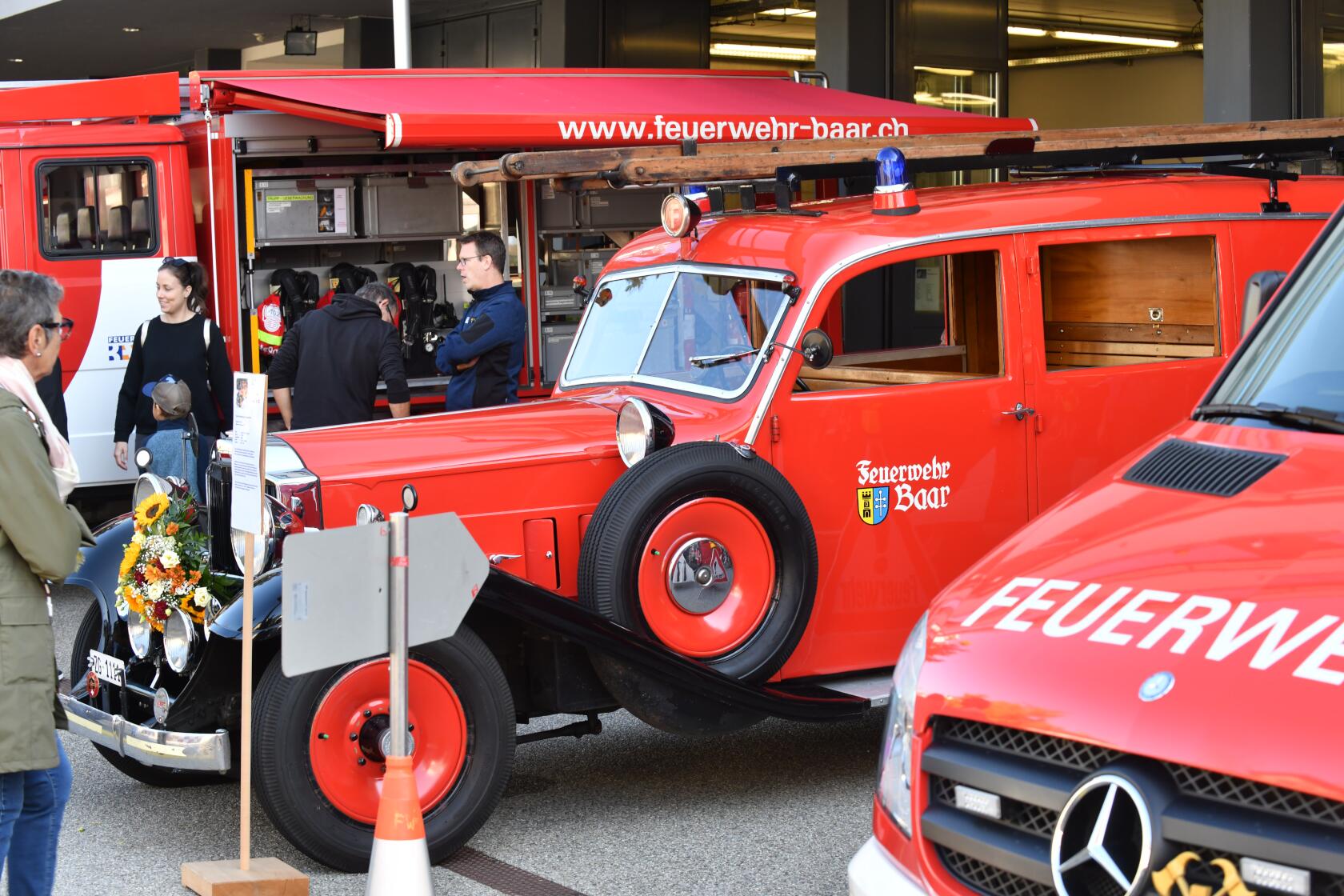 Der Oldtimer "Karoline" darf natürlich nicht fehlen