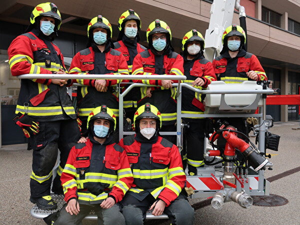 Gruppenfoto Neueingeteilte Feuerwehr Baar