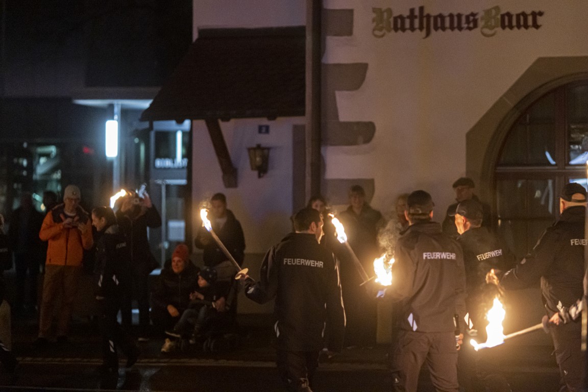Mannschaft vor dem Rathaus