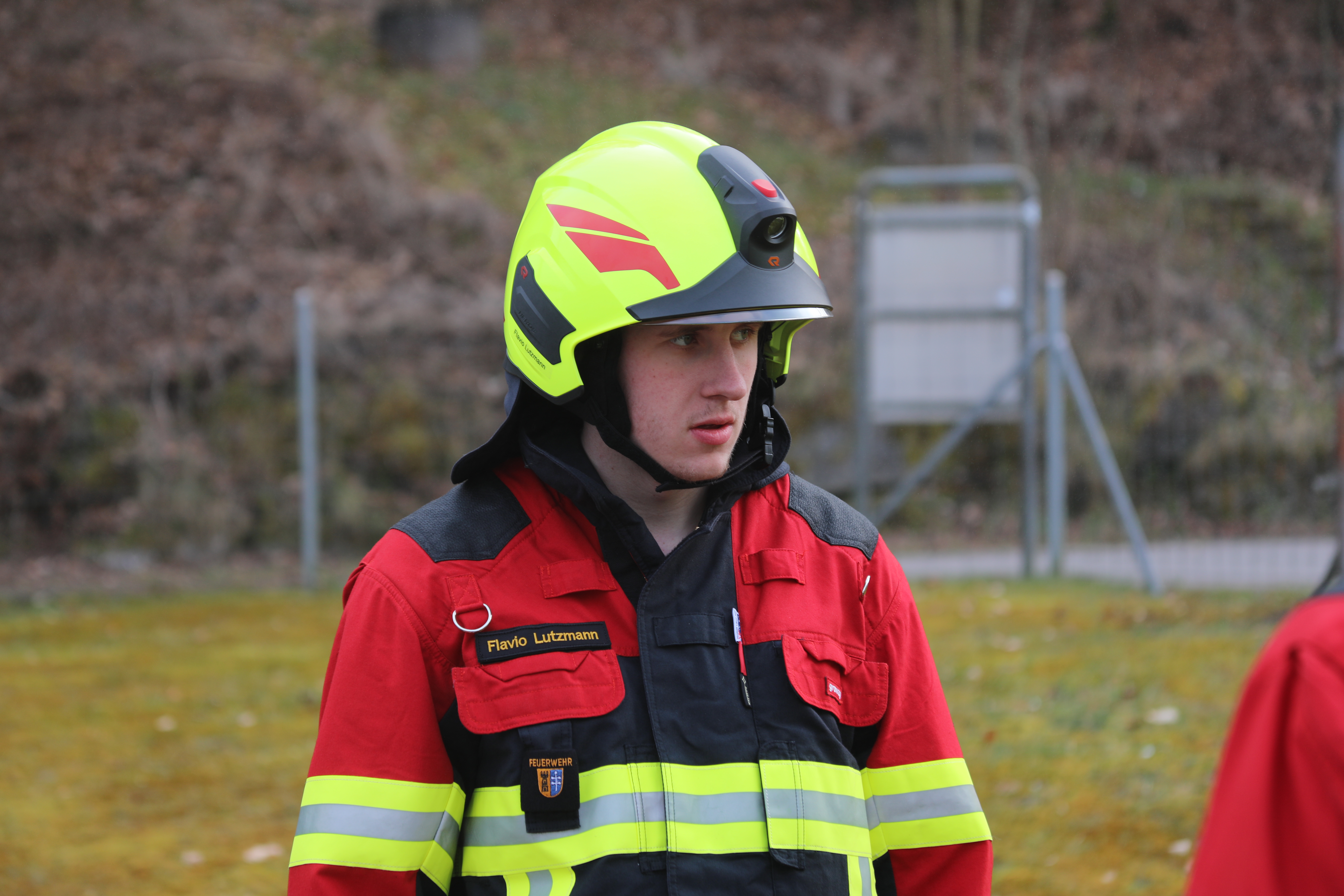 Flavio hört interessiert zu