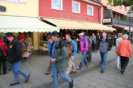 In Meersburg werden die "Invasoren aus der Schweiz" etwas schräg angeschaut.