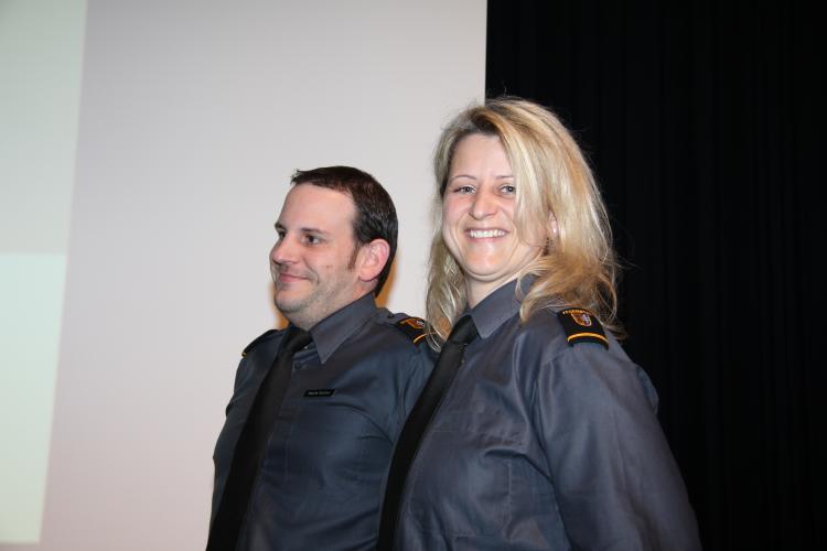 Sandra Dürr und Patrik Grüter werden zum Oberleutnant befördert.