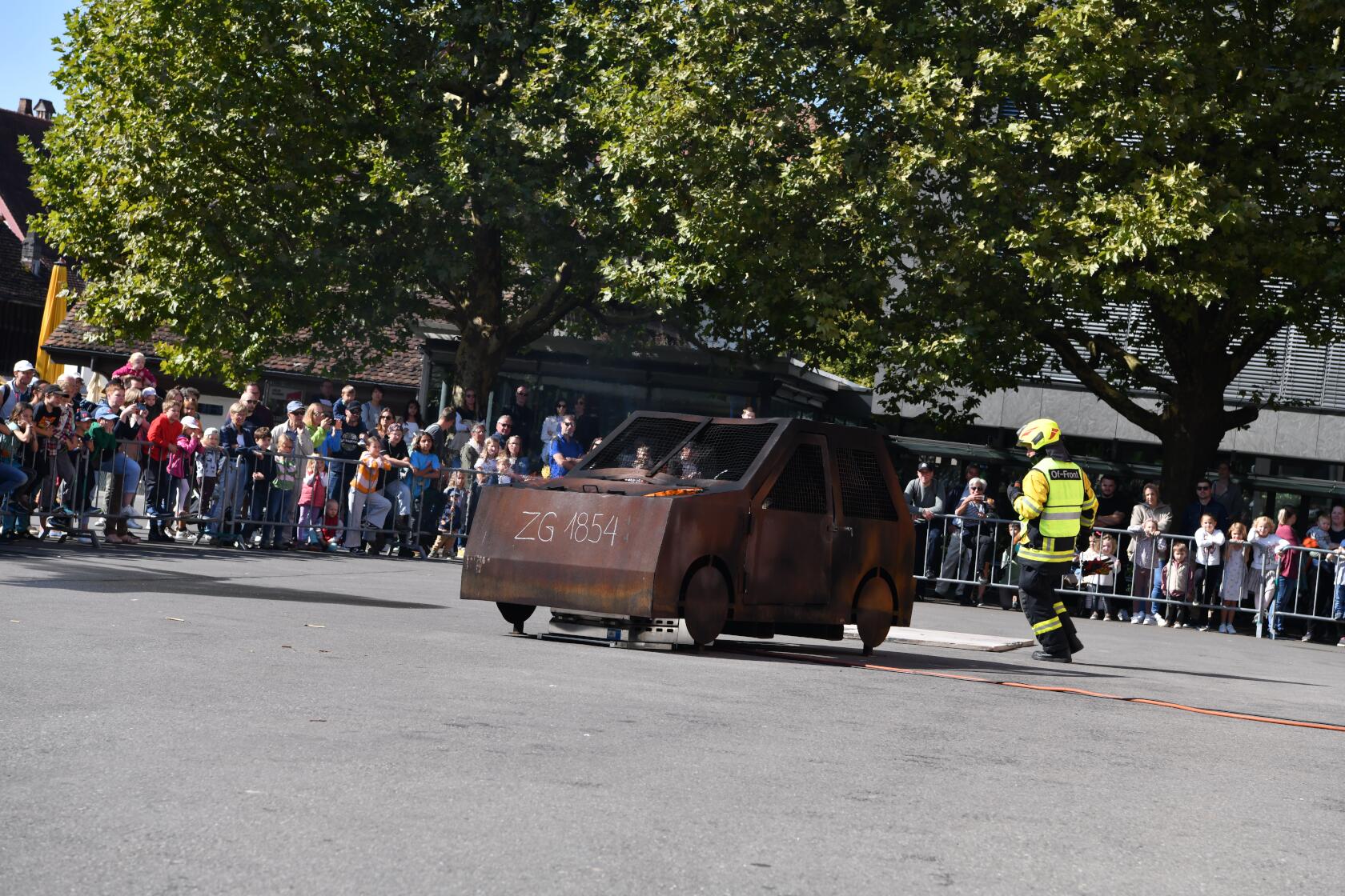 Vorbereitung zur Demo Fahrzeugbrand